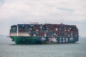 衣服到印度尼西亞雙清貨代：專業(yè)服裝跨境物流解決方案-鑫漢物流